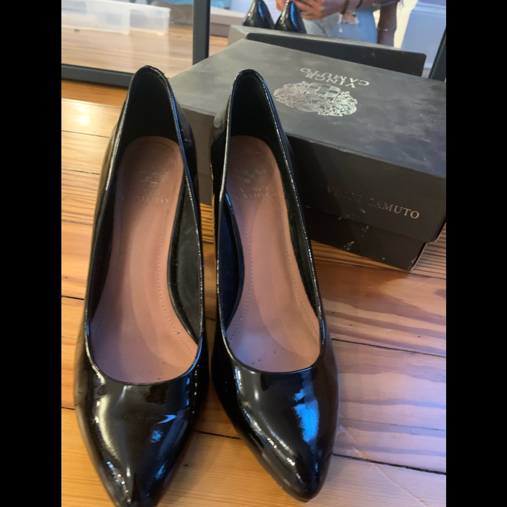Vince camuto black patent heel size 8.5